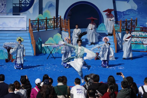 盛鹏智投 到北京欢乐谷体验国风文化！国潮文化节今日启幕